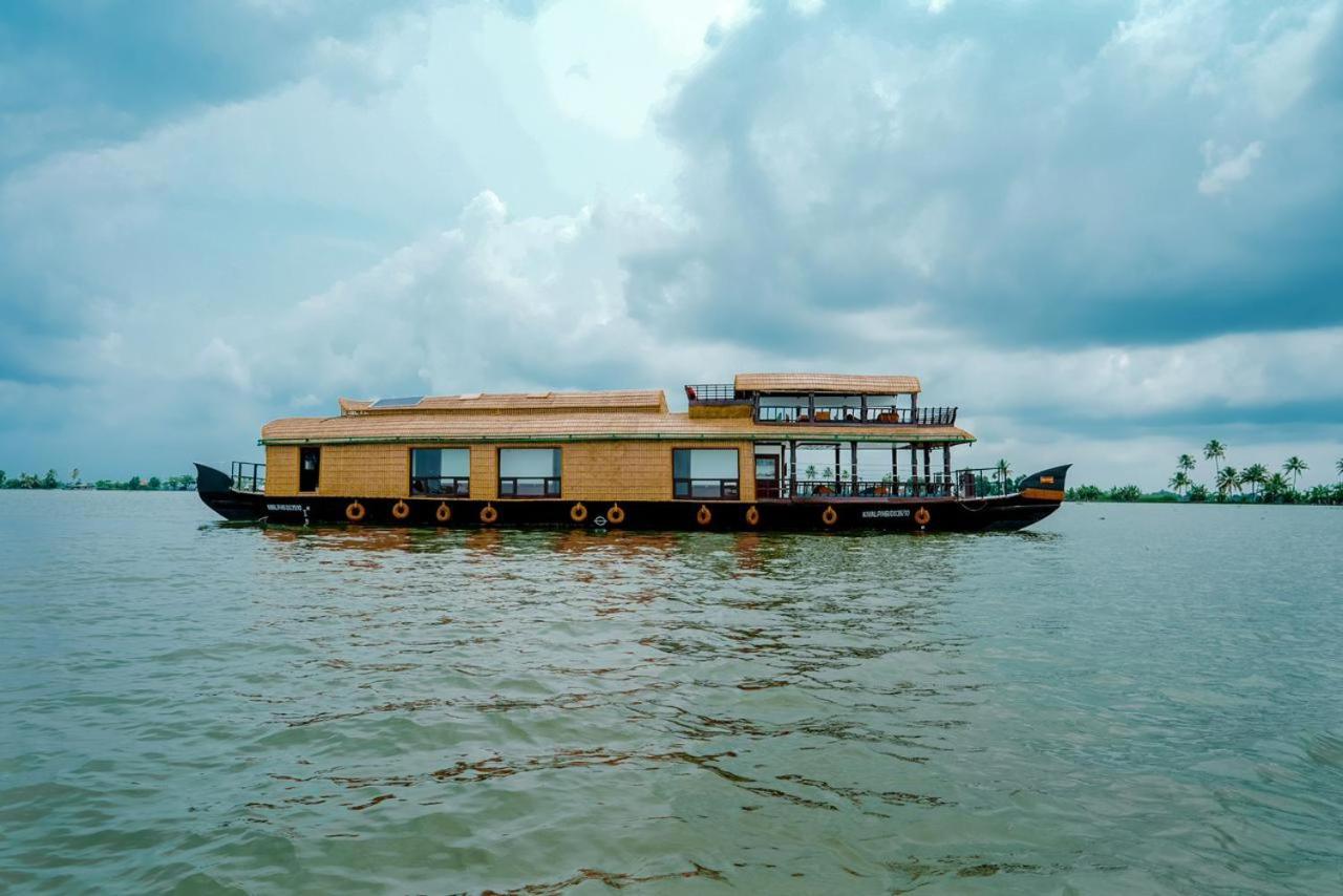 Why Not Houseboat Botel Alappuzha