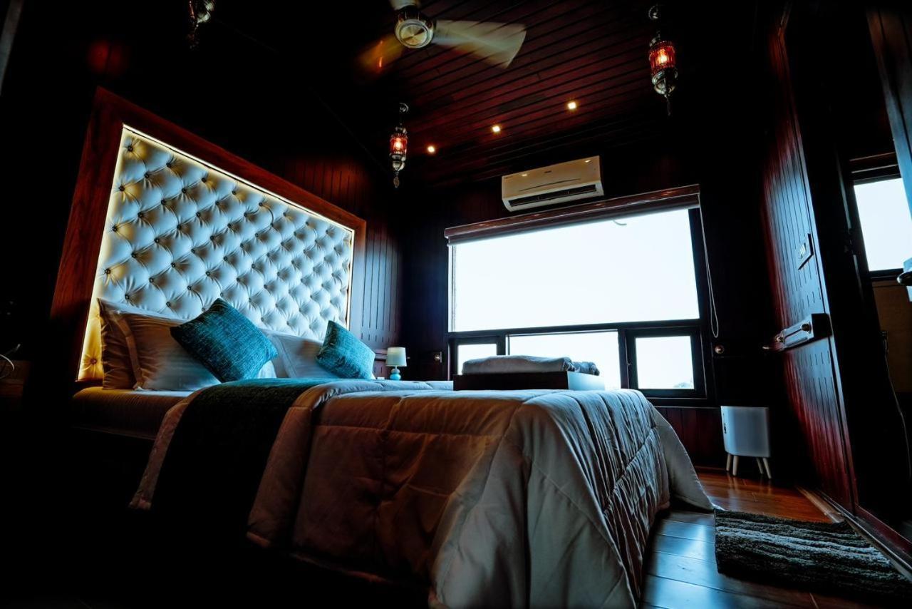 Why Not Houseboat Botel Alappuzha