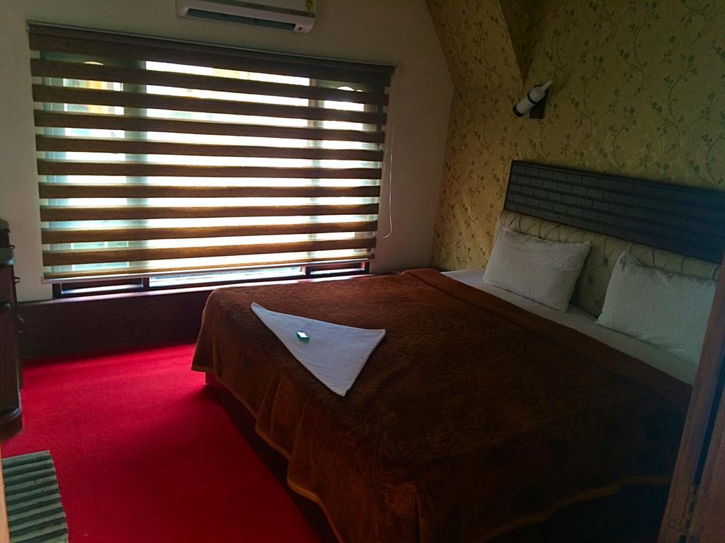 Why Not Houseboat Alappuzha